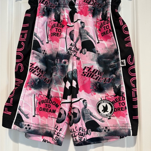 Like New Flow Society Freedom to Dream Soccer Soccer Attack Kids Shorts - Picture 1 of 5